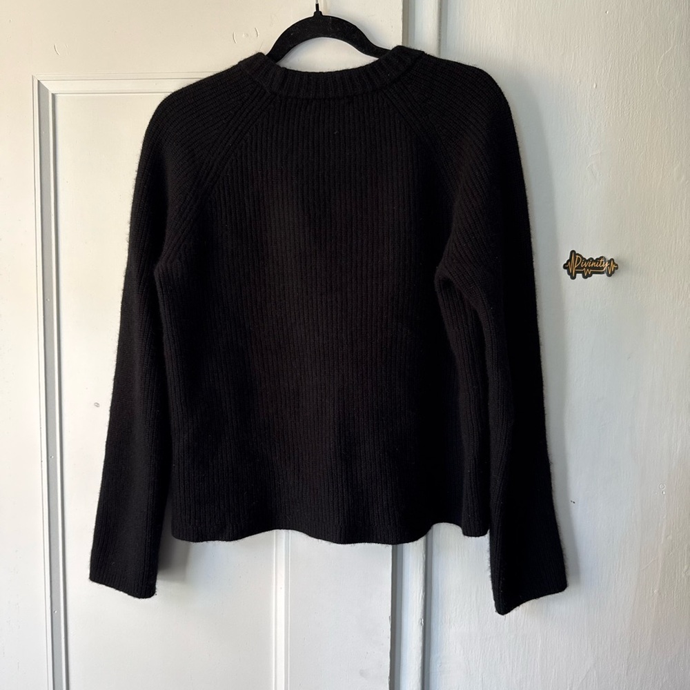 Quince Women's Classic Black Crew Neck Sweater 100% mongolian cashmere - Picture 5 of 7